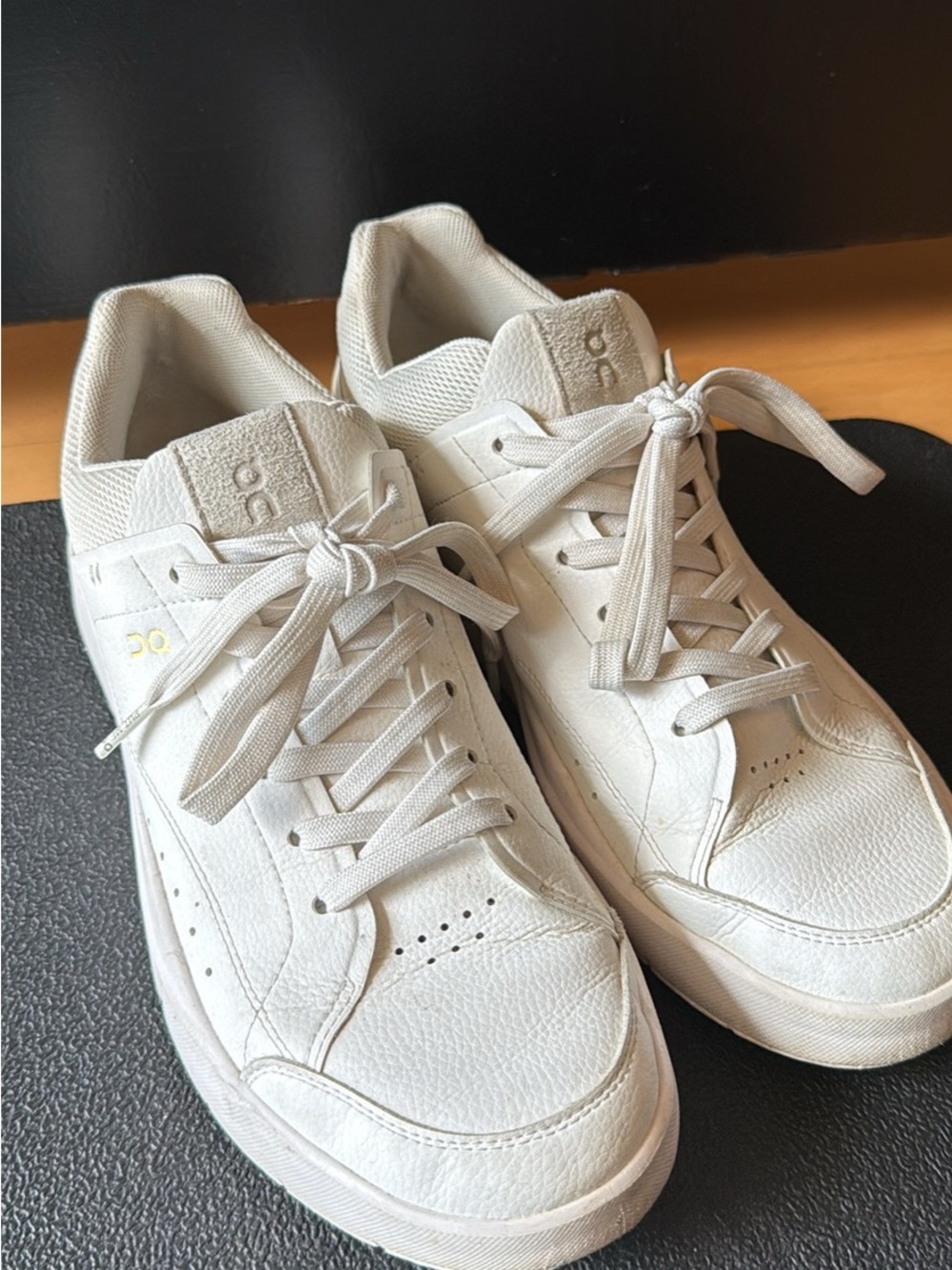 On Running Women's White Leather Low-Top Sneakers
